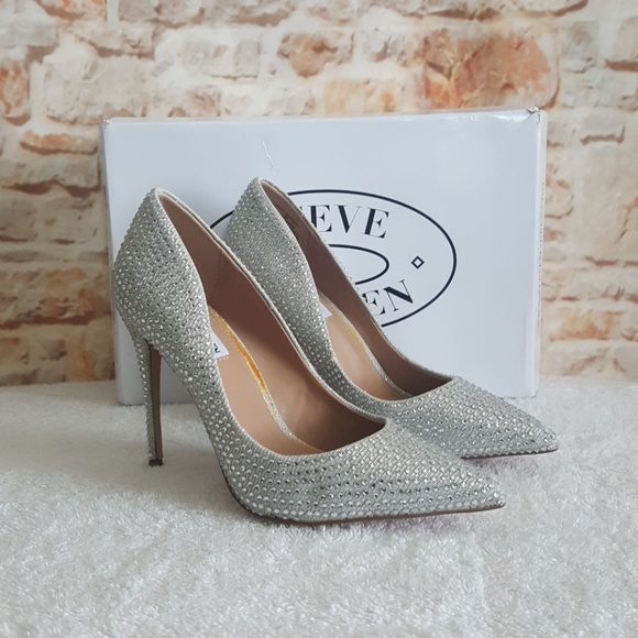 steve madden daisie rhinestone pumps